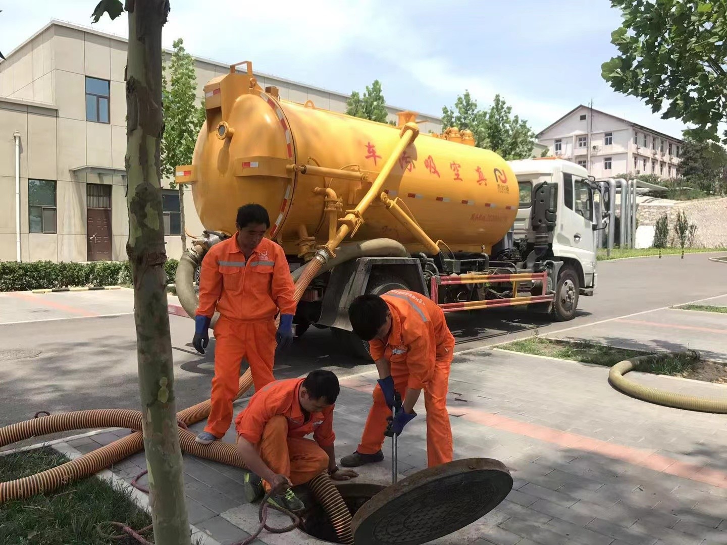 昭平化粪池清理与5-8吨吸粪车施工效率分析